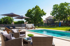Villa Anavi Mit Privatem Pool Und Großem Garten